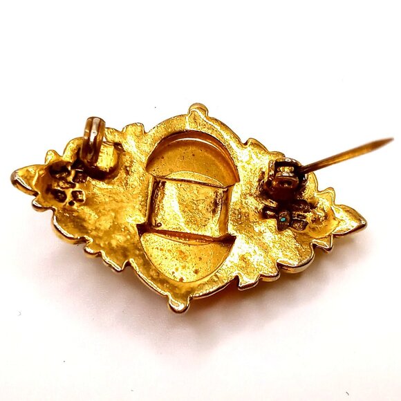 Vintage Victorian Style Brooch Gold Tone Metal Red Cabochon Acrylic Gem Design - Picture 3 of 6